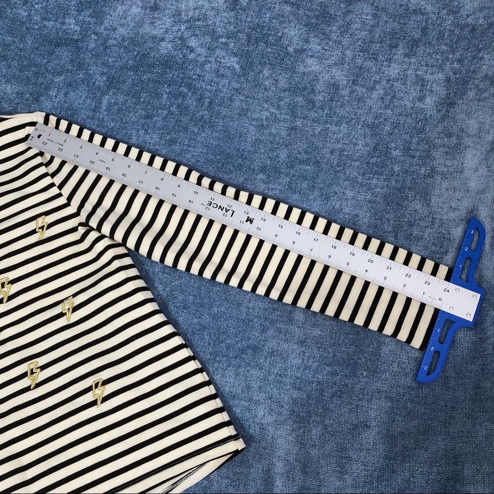 🔥 Betsey Johnson Gold Lighting Top Black Stripes - Picture 8 of 14